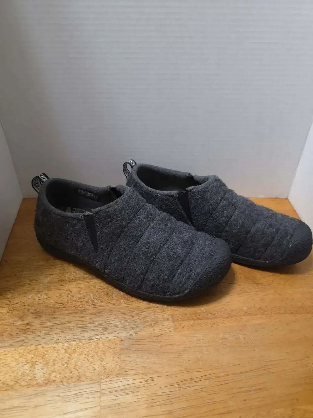 KEEN Men's Howser II Slip-On Shoes Dark Gray Felt